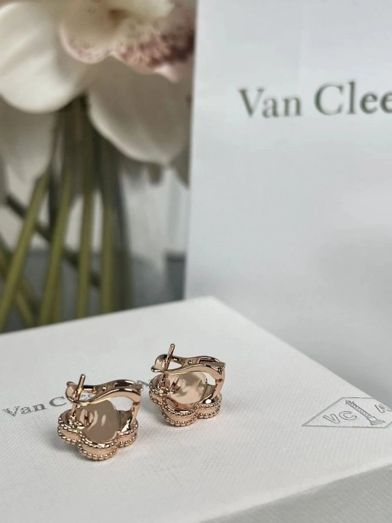 Supportive Vca Earrings 254752
