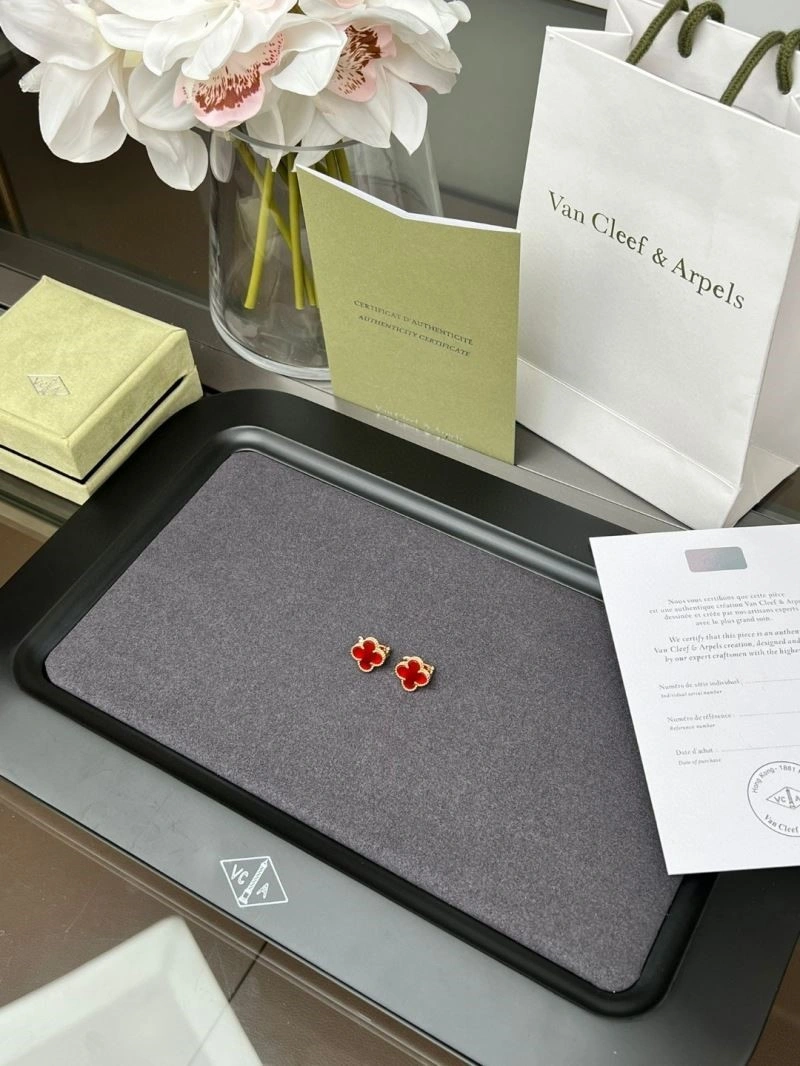 Vca Earrings Youthful 254744