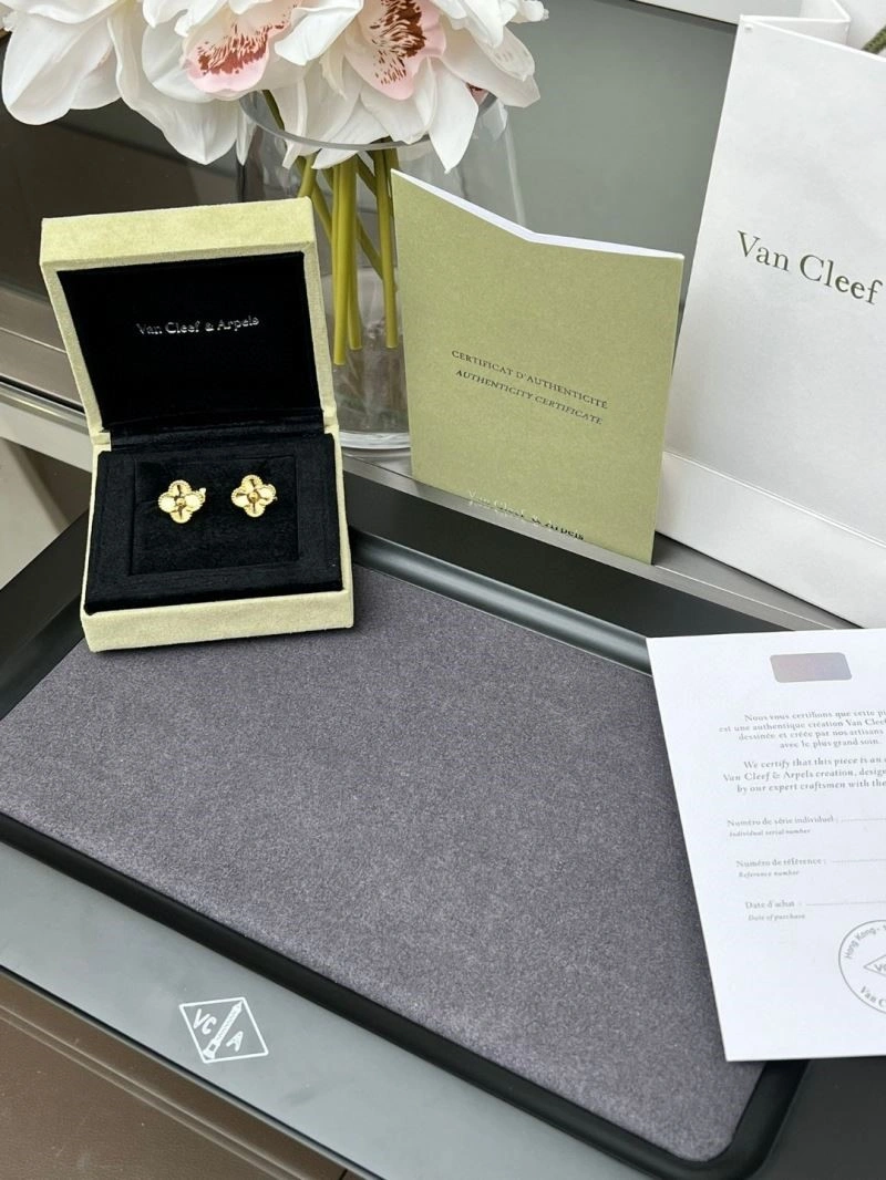 Breathable Vca Earrings 254741