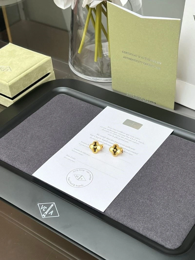 Breathable Vca Earrings 254741