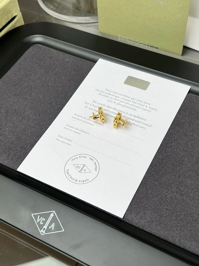 Breathable Vca Earrings 254741
