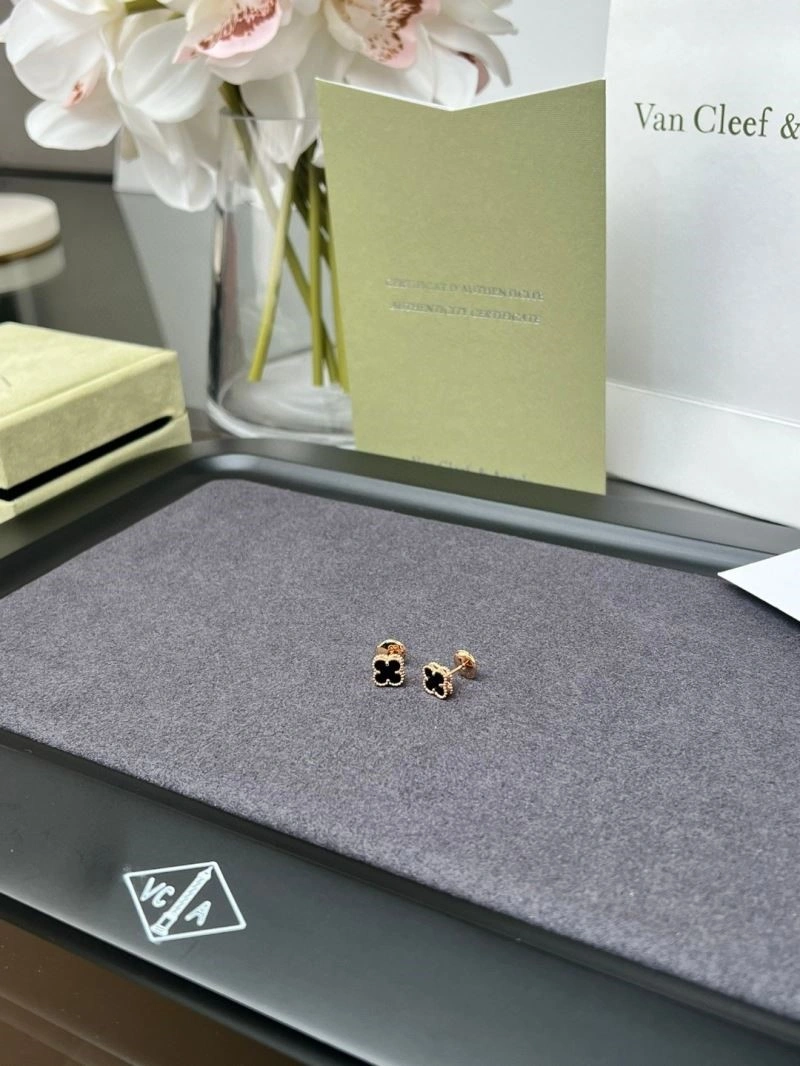 Vca Earrings HighPerformance 254740
