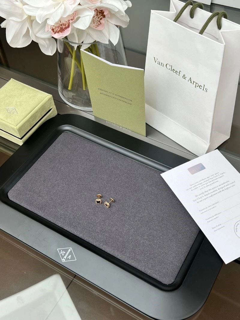Vca Earrings HighPerformance 254740