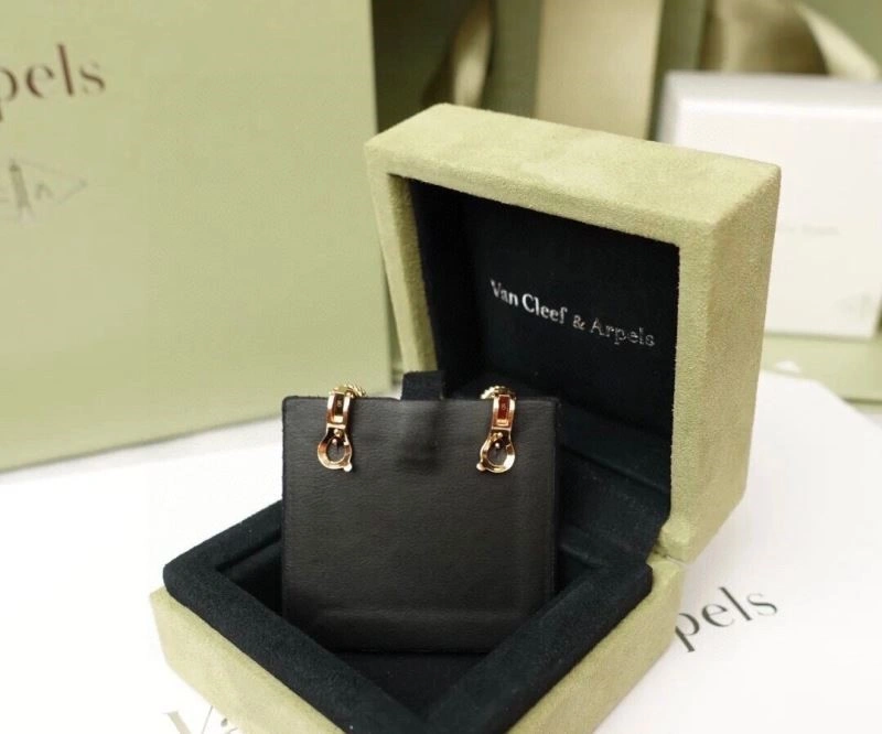 Minimalist Vca Earrings 254757