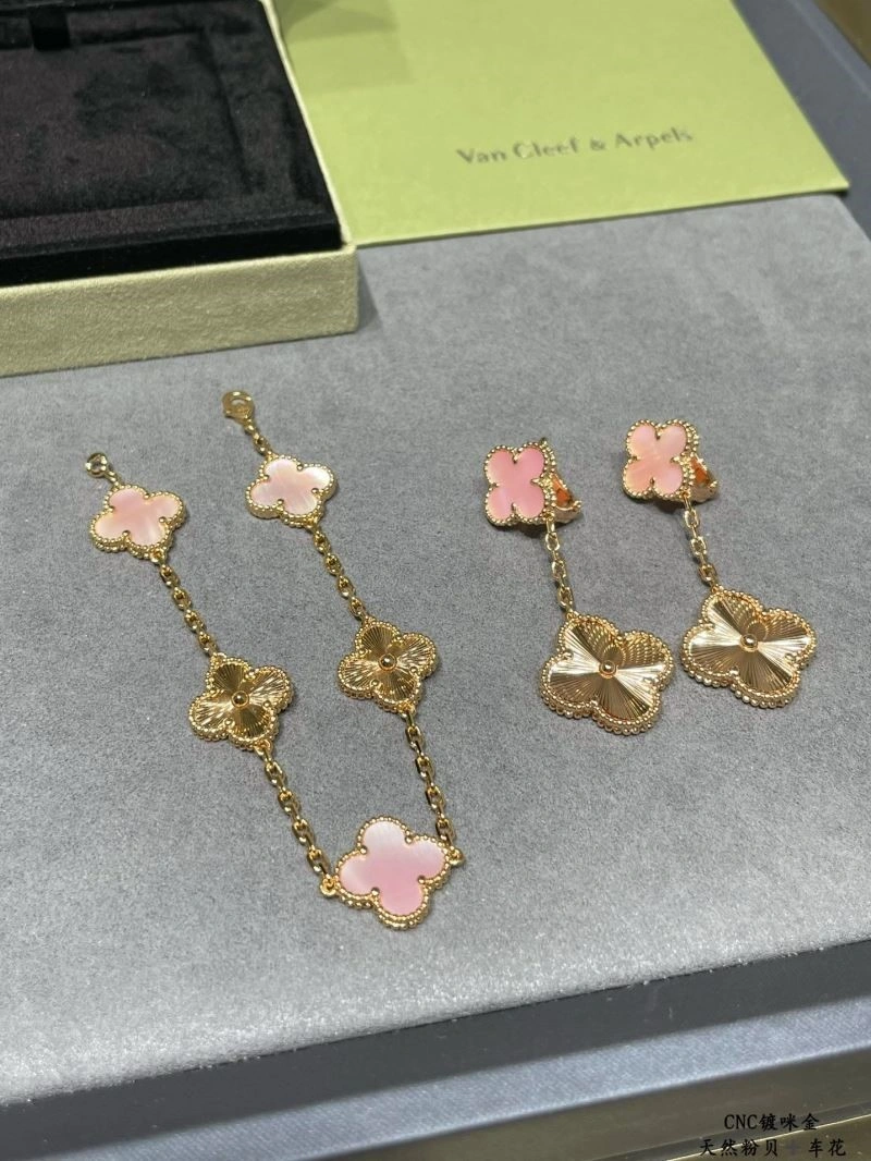 OnTrend Vca Earrings 254723