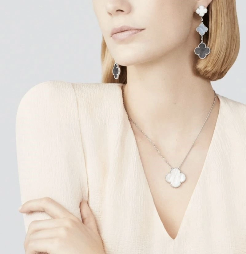 Effortless Vca Earrings 254710
