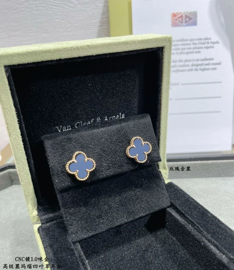 Vca Earrings ModernLook 254709