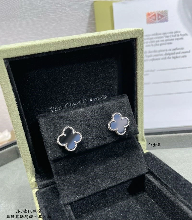Vca Earrings ModernLook 254709