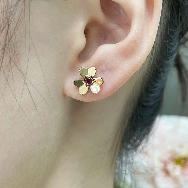 Sleek Vca Earrings 254711