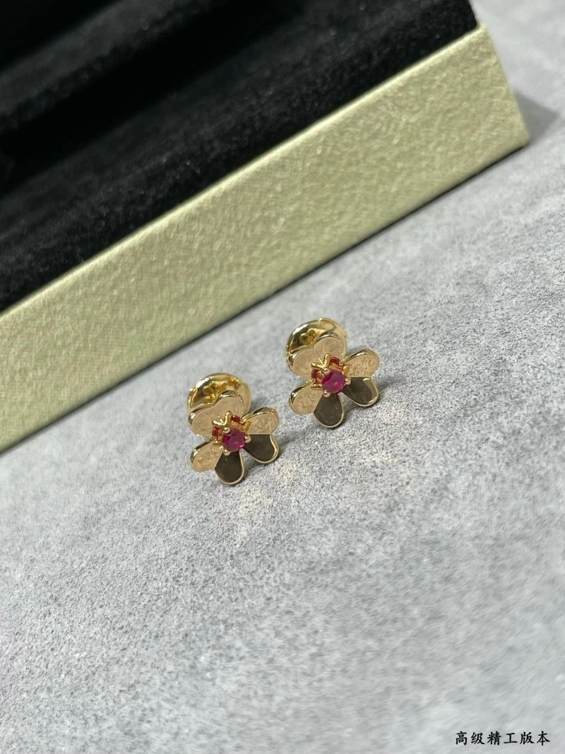 Sleek Vca Earrings 254711