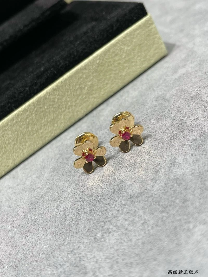 Sleek Vca Earrings 254711