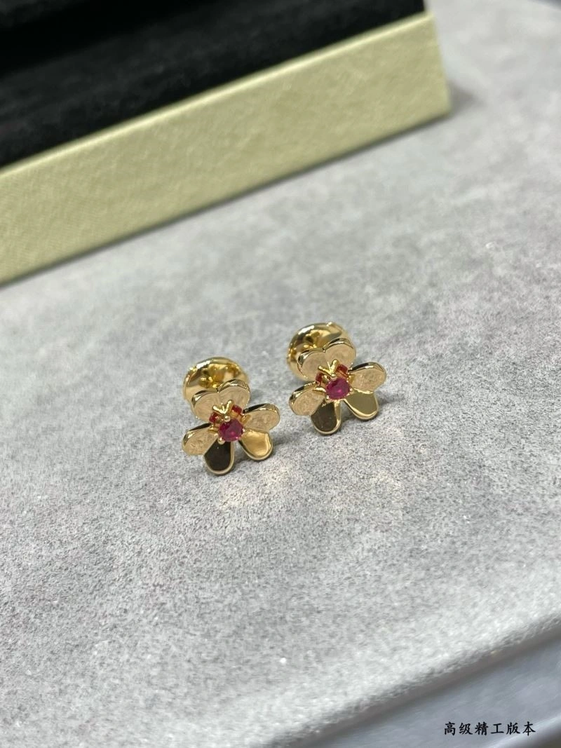 Sleek Vca Earrings 254711