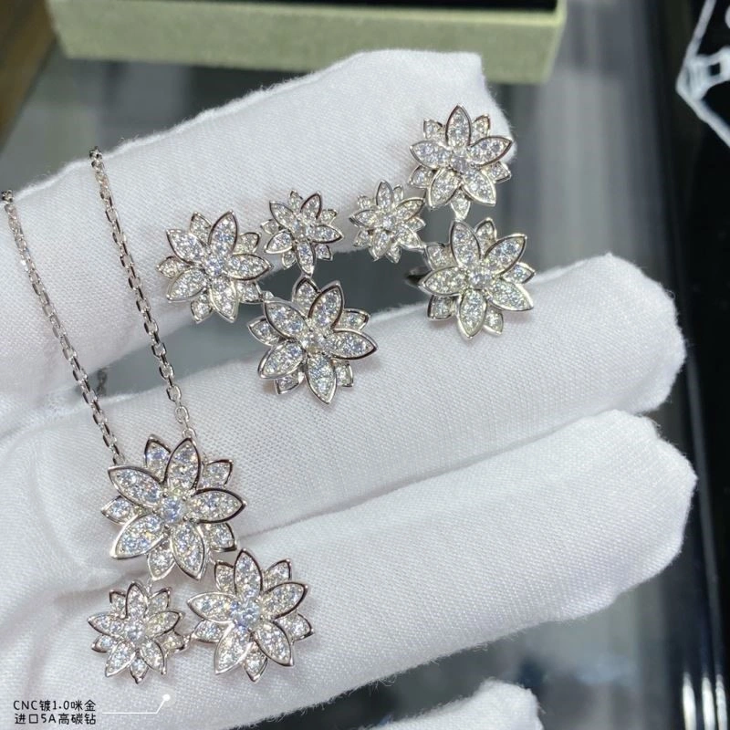 WrinkleFree Vca Earrings 254715