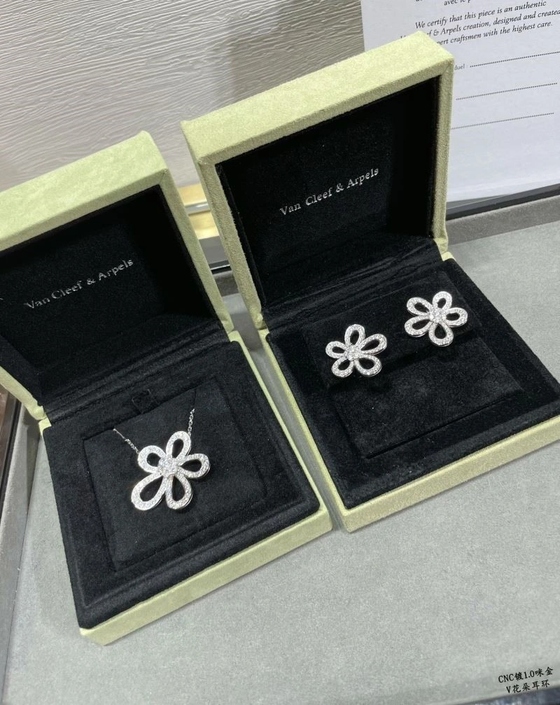 Durable Vca Earrings 254714