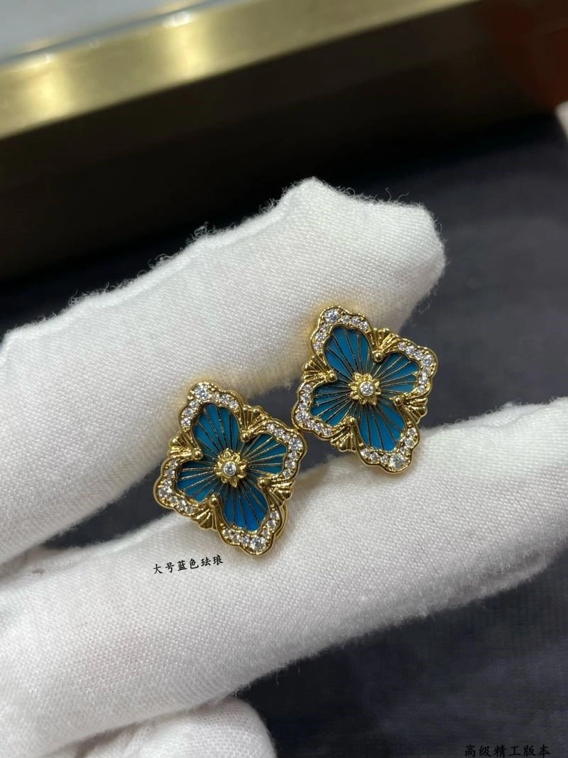 Sporty Vca Earrings 254540