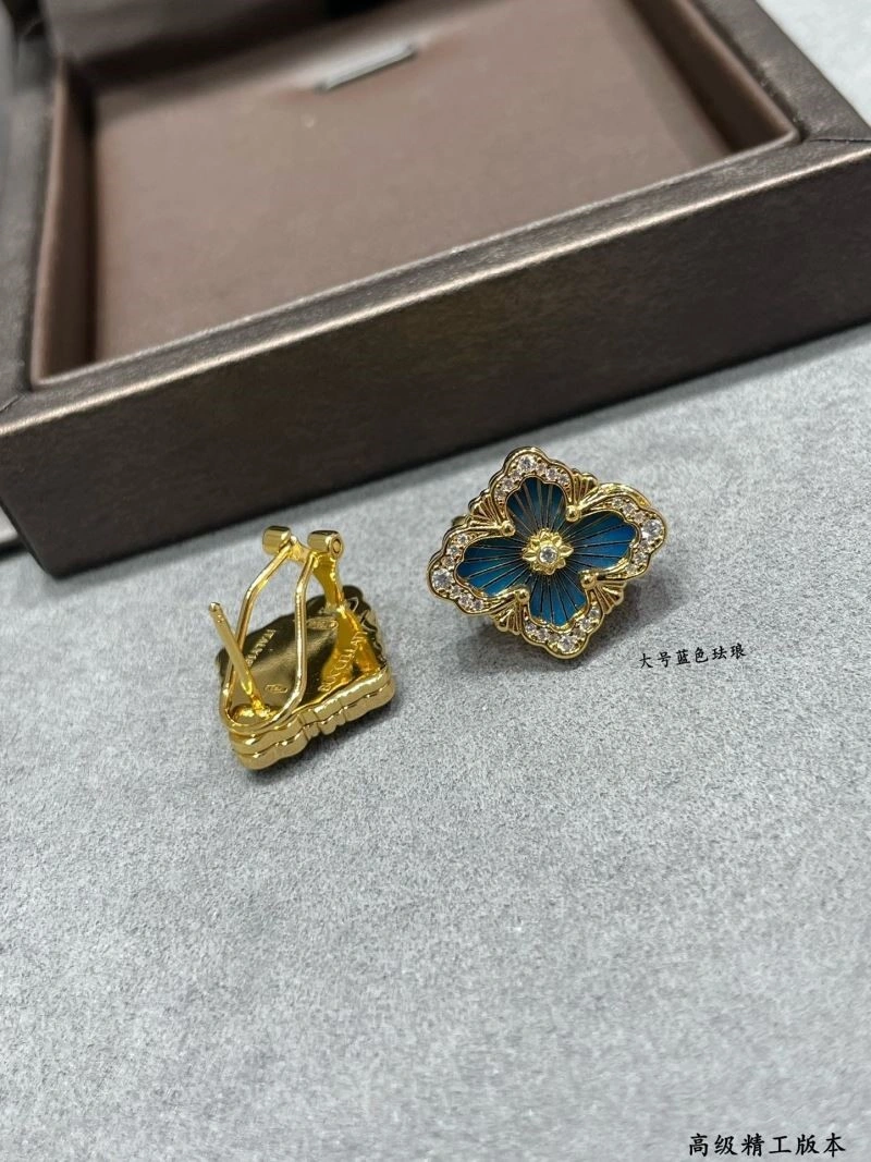 Sporty Vca Earrings 254540
