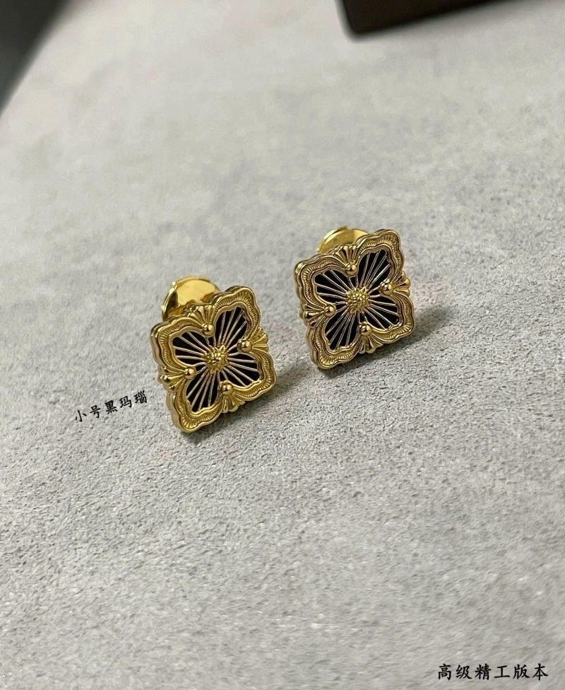 Lightweight Vca Earrings 254549