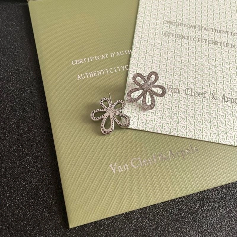Vca Earrings WellDesigned 254394