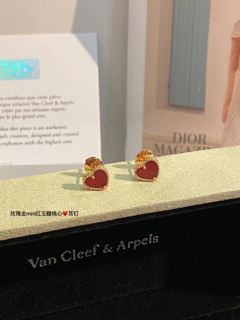 Vca Earrings Lightweight 254385