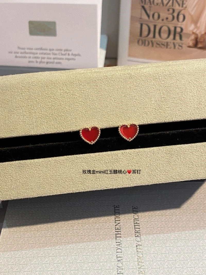 Vca Earrings Lightweight 254385