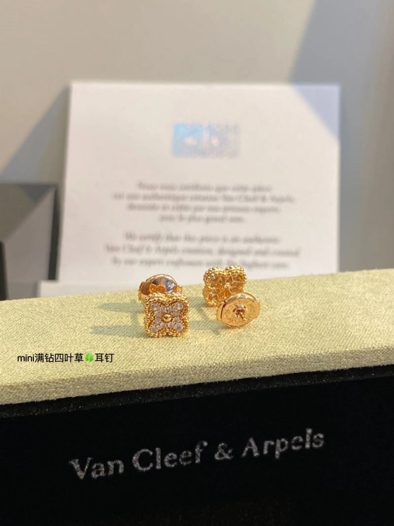 Vca Earrings HighPerformance 254395