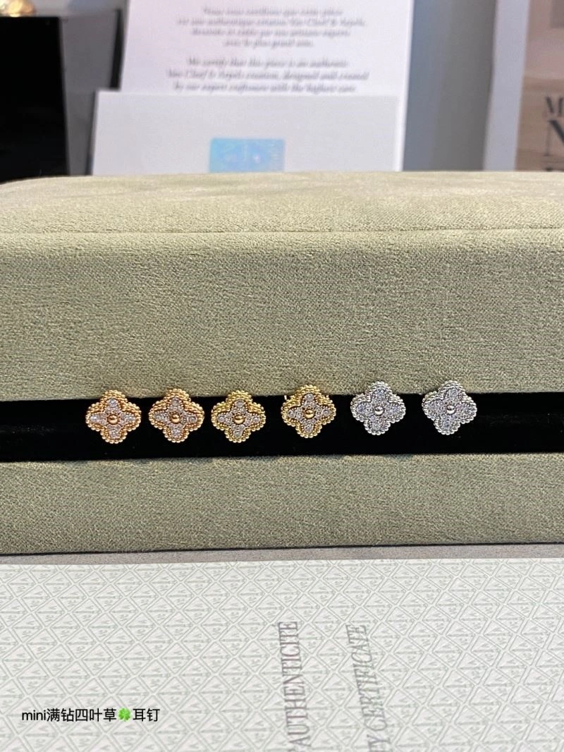 Vca Earrings HighPerformance 254395