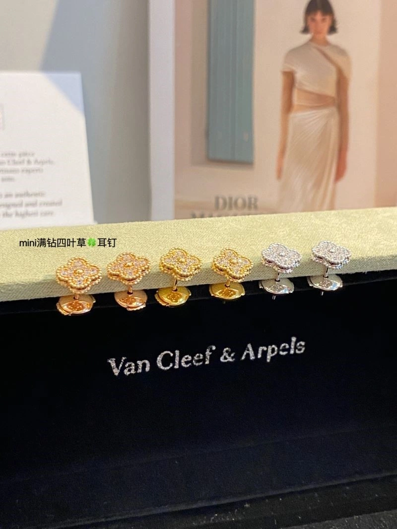 Vca Earrings HighPerformance 254395