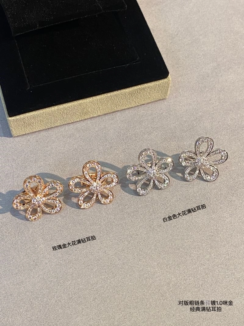 Lightweight Vca Earrings 254393