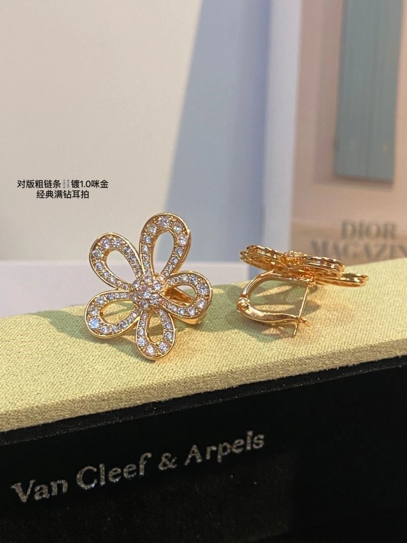 Lightweight Vca Earrings 254393