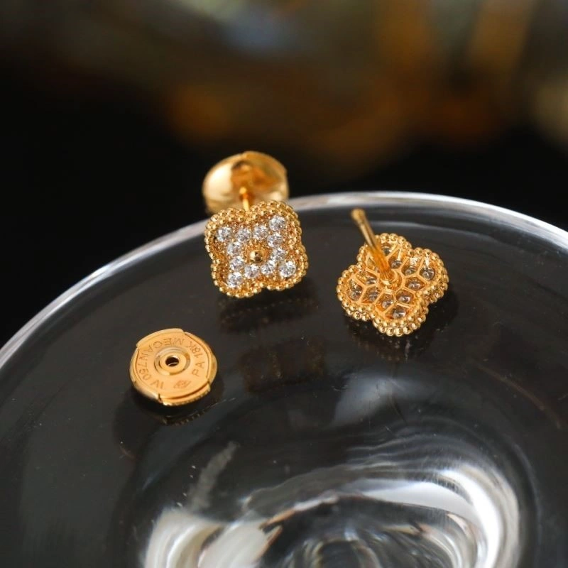 WrinkleFree Vca Earrings 254238
