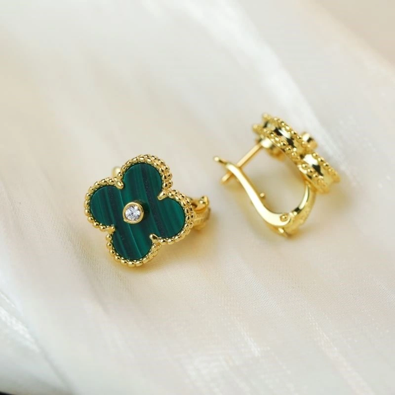 Supportive Vca Earrings 254232