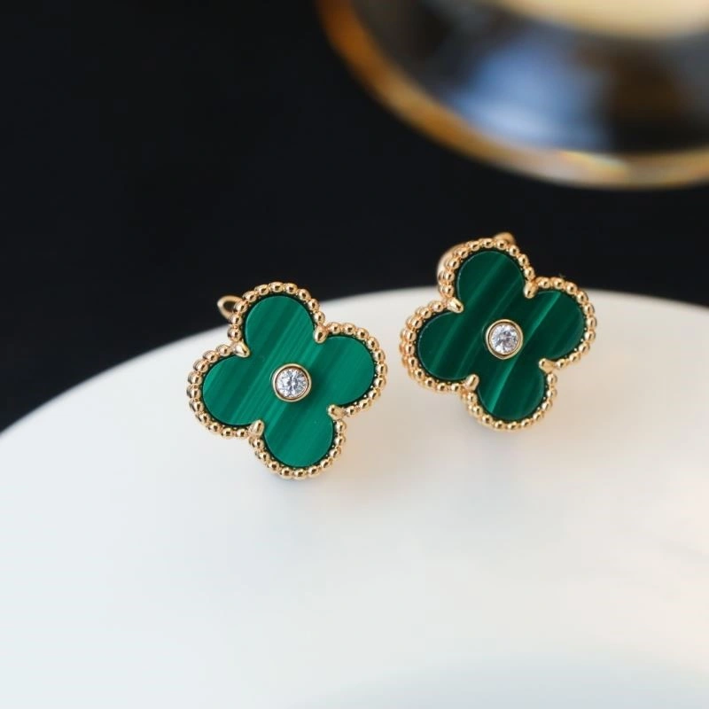Supportive Vca Earrings 254232