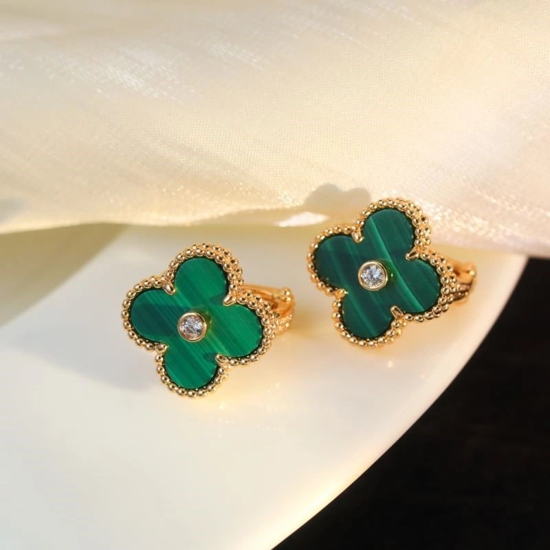 Supportive Vca Earrings 254232