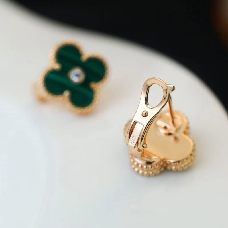 Supportive Vca Earrings 254232