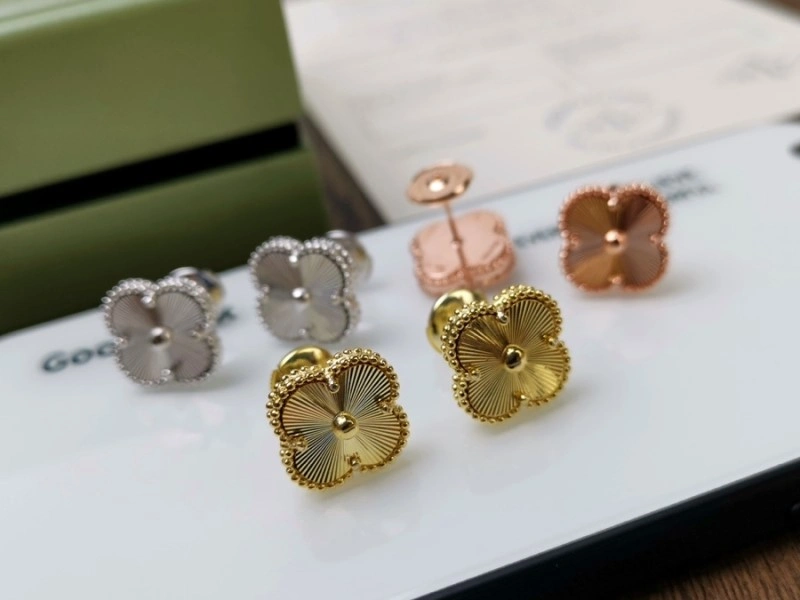 Sophisticated Vca Earrings 254201