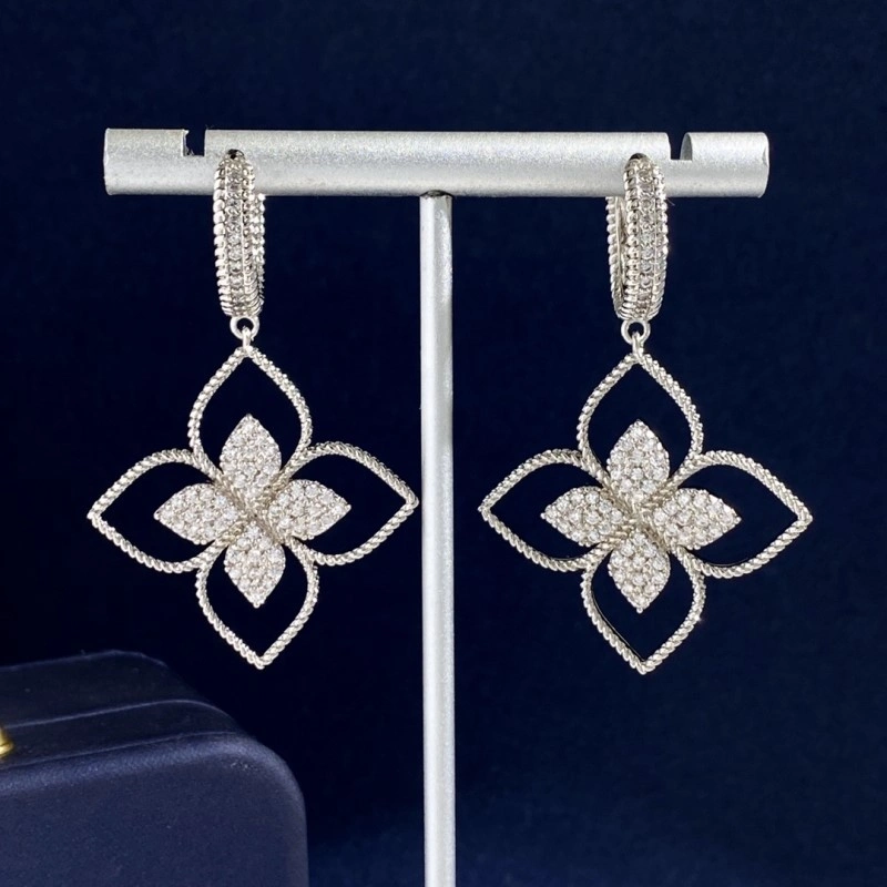 Vca Earrings Lightweight 254099