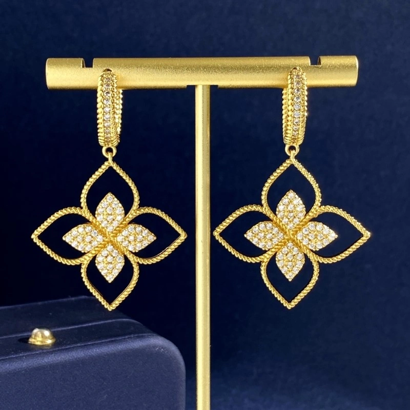 Vca Earrings Lightweight 254099