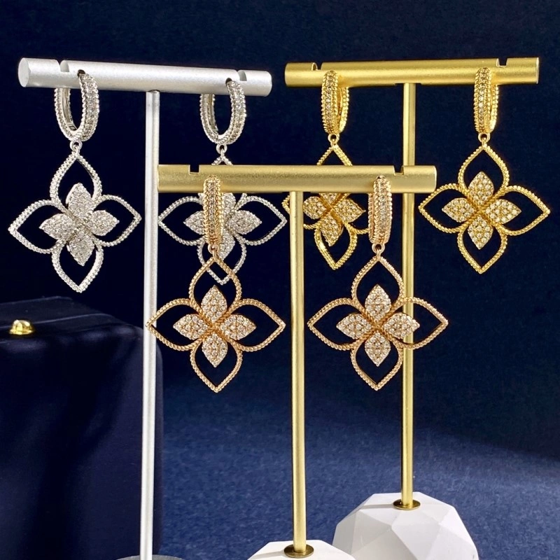 Vca Earrings Lightweight 254099