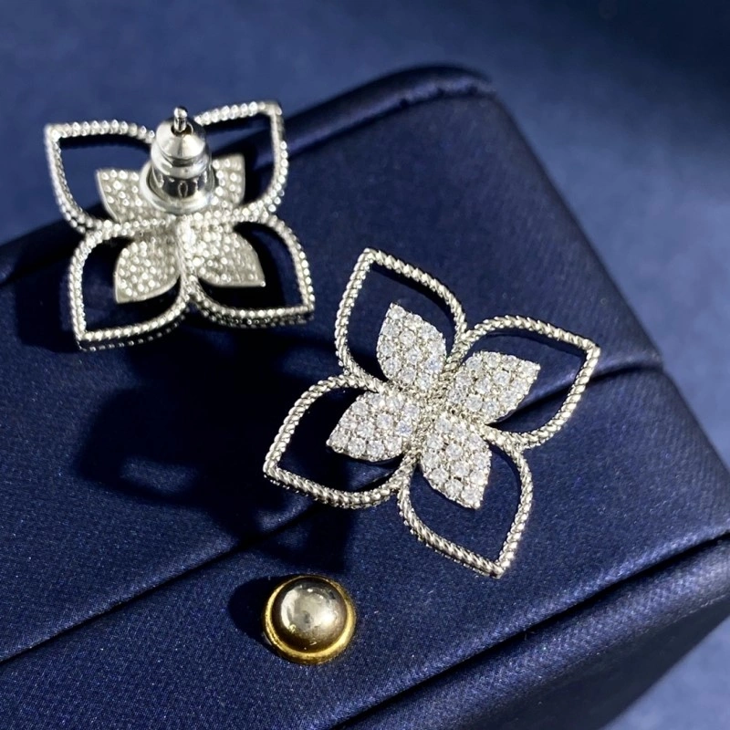Supportive Vca Earrings 254102