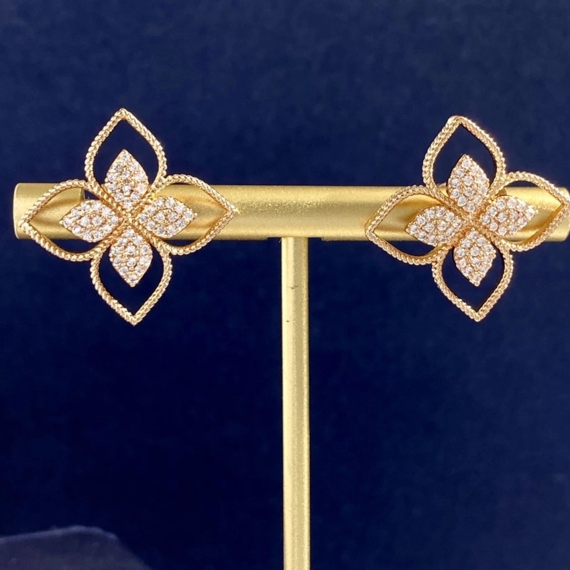 Supportive Vca Earrings 254102