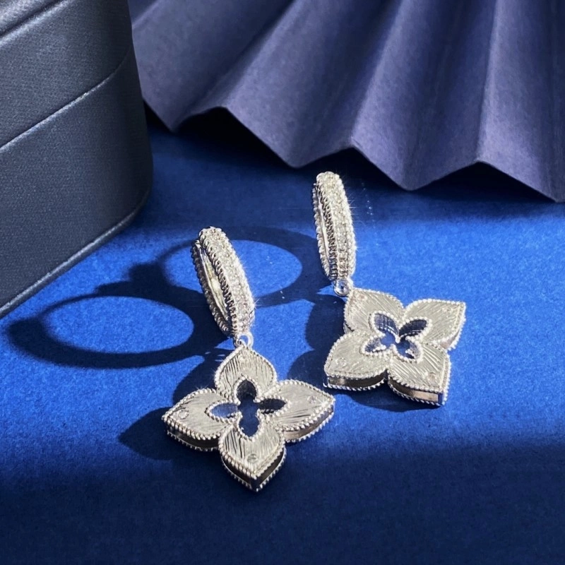 Functional Vca Earrings 254101