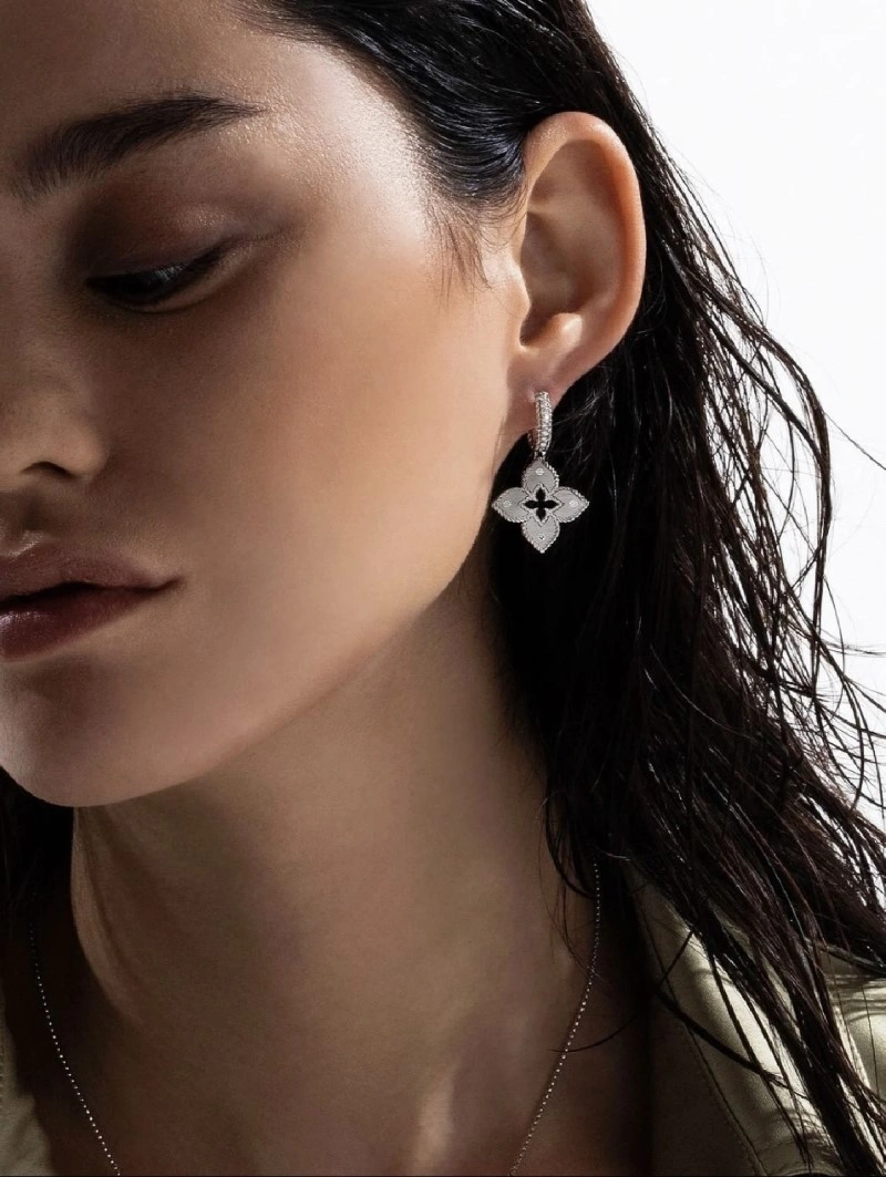 Functional Vca Earrings 254101