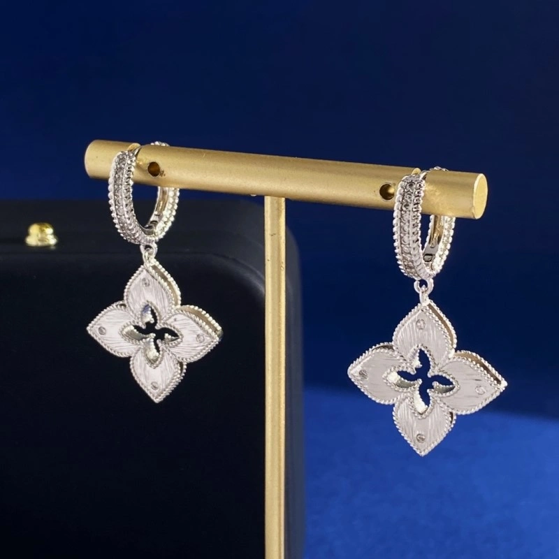 Functional Vca Earrings 254101