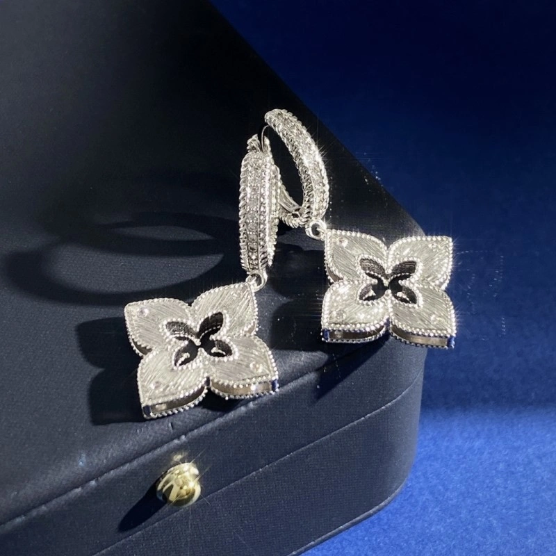 Functional Vca Earrings 254101