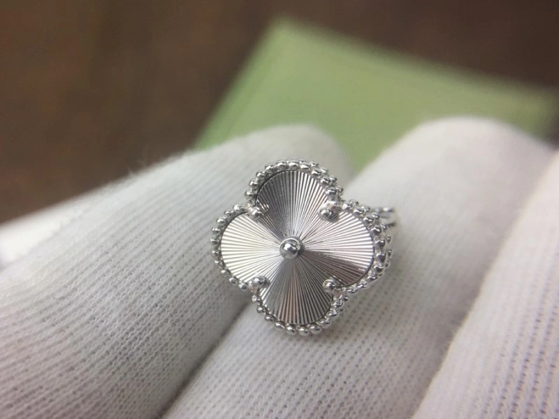 Soft Vca Earrings 254092