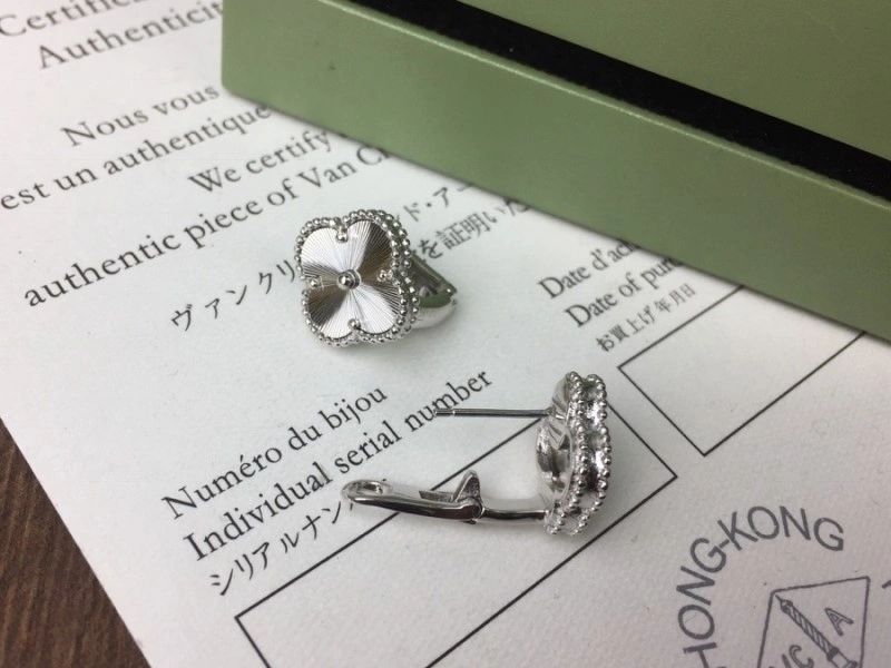 Soft Vca Earrings 254092