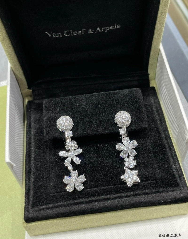 Vca Earrings ModernLook 254078