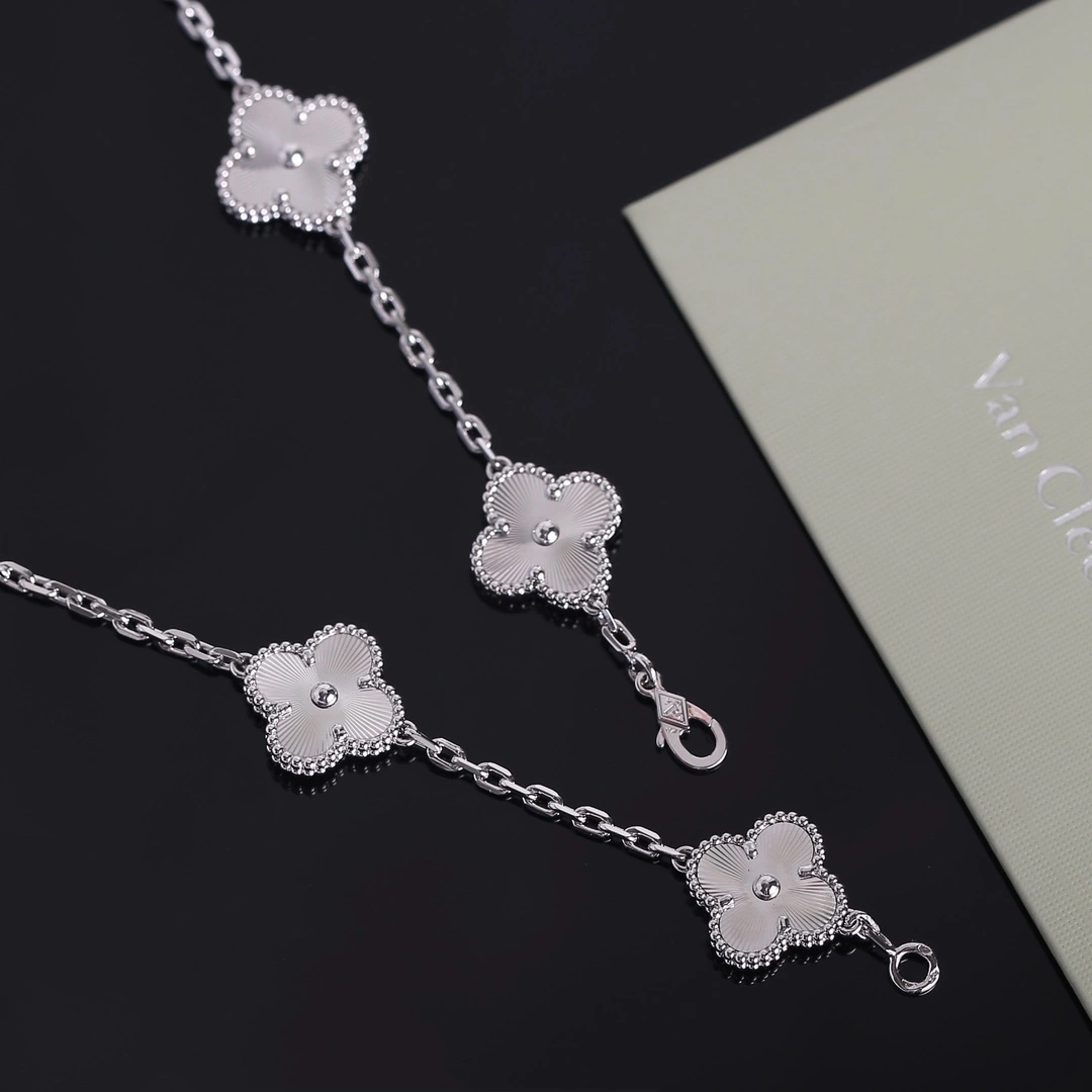 Vca Necklaces FlexibleFit 255428