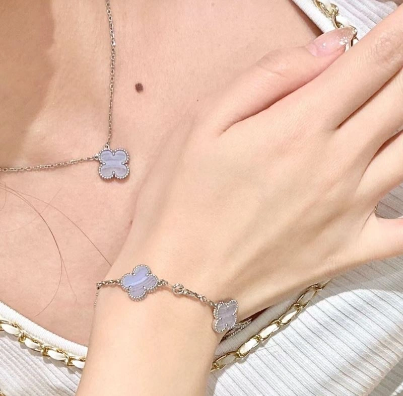 Vca Necklaces SmartChoice 255407