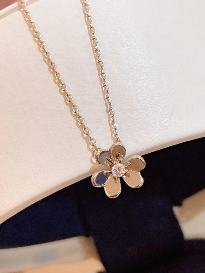 Vca Necklaces Reliable 255400